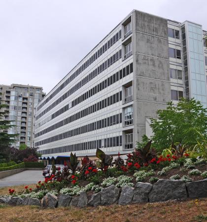 Exterior of Lions Gate Hospital